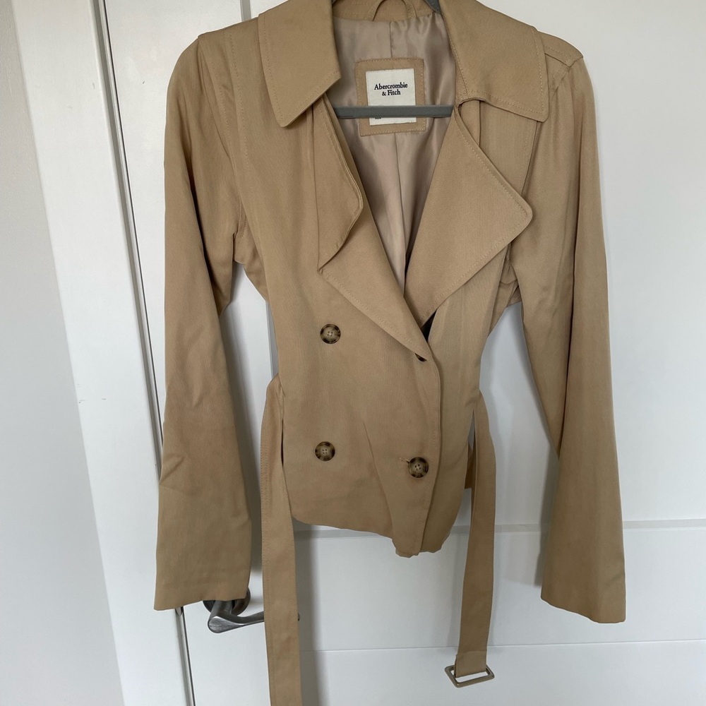 Abercrombie & Fitch Women's Beige Trench Coat
